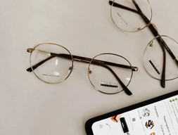 Очки в золотой оправе MIEN Eyewear